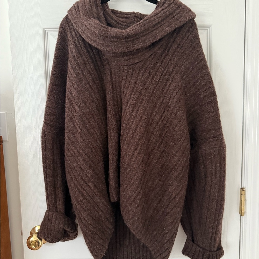 Source Unknown Becca oversized high roll knit pullover
